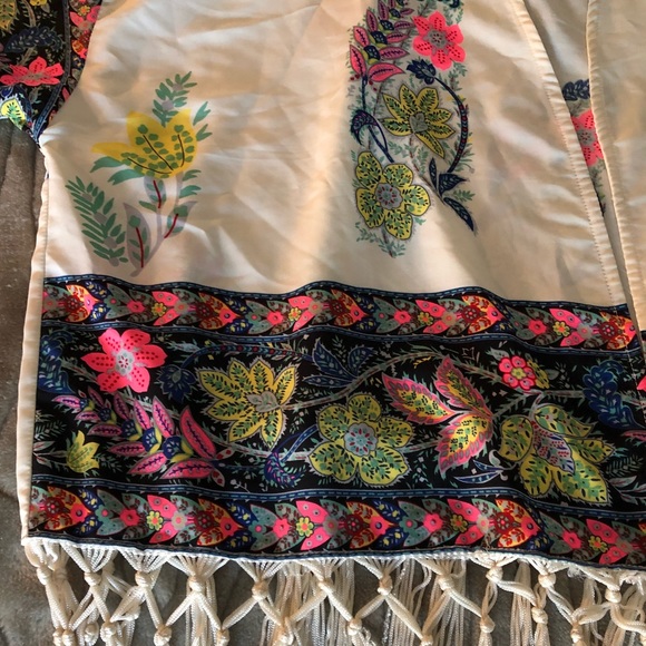 Kimono multi color w fringe - Picture 3 of 4